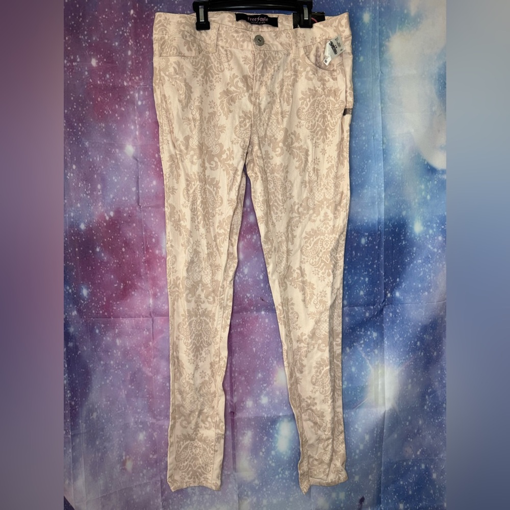 New with tags wet seal floral pants 🛍
